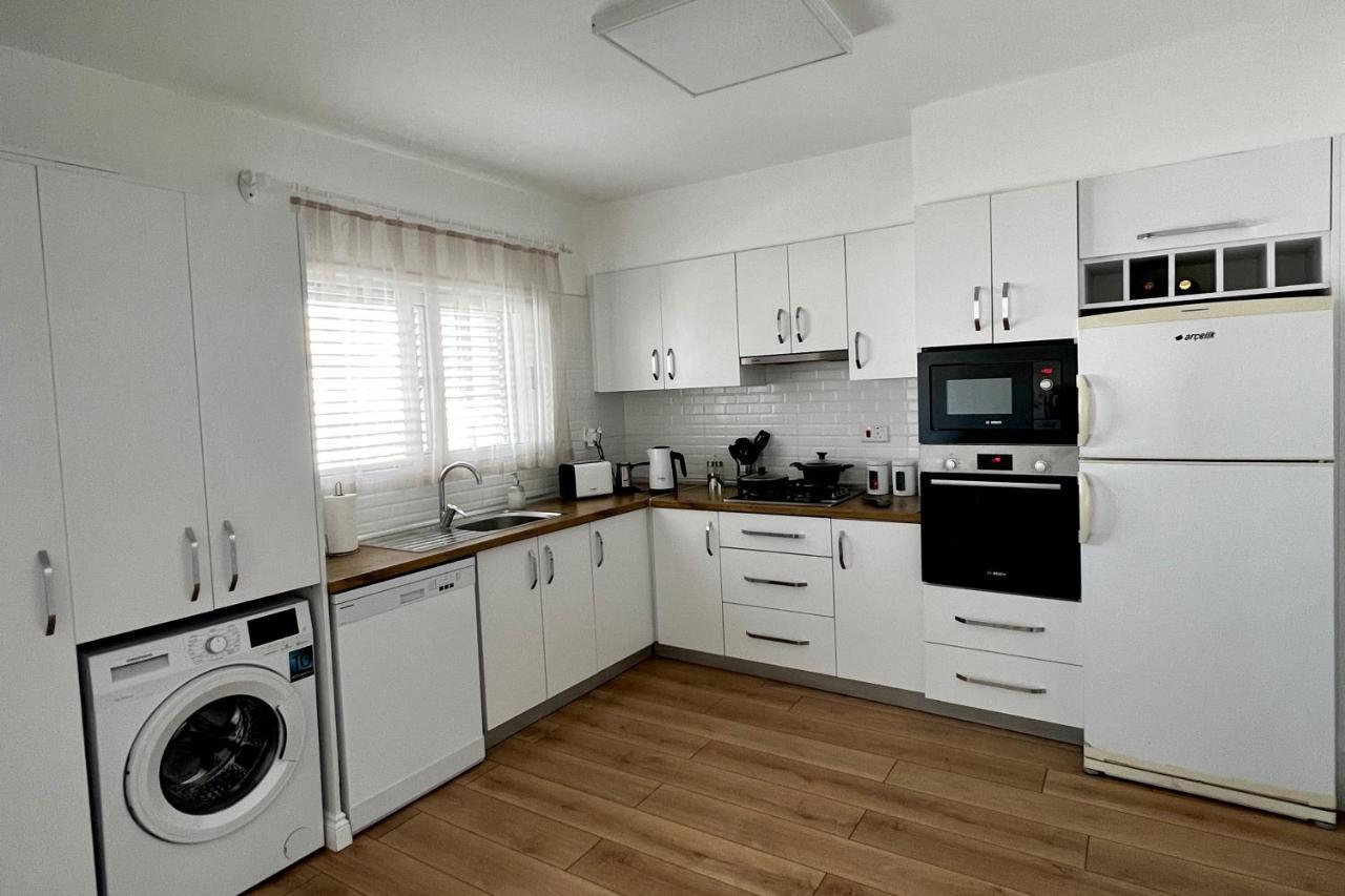 Stylish 3 Bedroom Apartment In Kyrenia  Ngoại thất bức ảnh